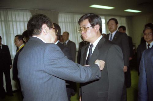 이웅희 문화공보부 장관 예술의전당 건설관계 유공자 서훈 이미지
