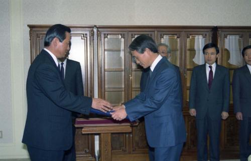 안현태 국가원로자문회의 사무총장 김두영 차장 임명장 수여식 이미지