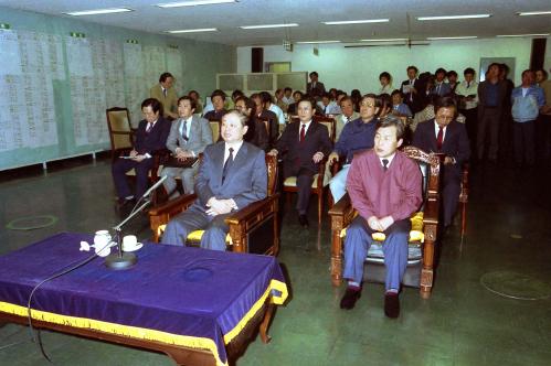 이현재 국무총리 제13대 국회의원 선거 투ㆍ개표 현황 시찰 이미지