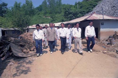 이현재 국무총리 수해지구 시찰(충북 매포리) 이미지