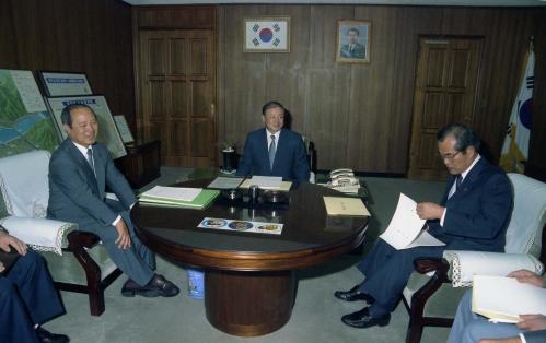 이현재 국무총리 경기도청 순시 이미지