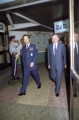 이현재 국무총리 '88 서울올림픽대회 시경경비단 순시 이미지