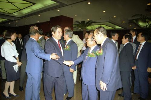 정한모 문화공보부 장관 미국ㆍ소련 스포츠사진전 참석 이미지