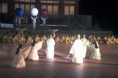 88 서울올림픽대회 문화예술축전 오페라 드라마 '노스토이(회귀)' 이미지