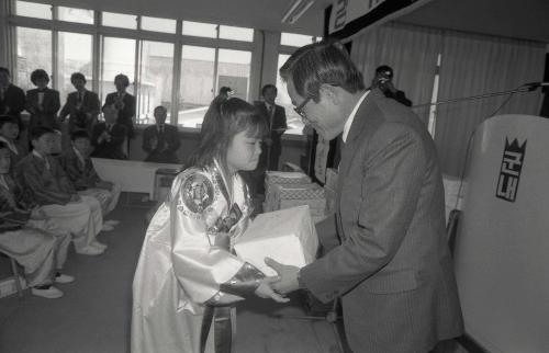 통일촌 군내국민학교 졸업식 이미지