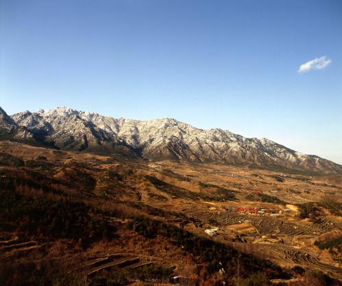 겨울산 전경 이미지