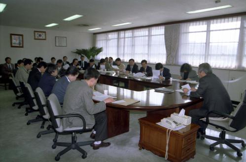최병렬 문화공보부 장관 문화부 기자간담회의 주재 이미지