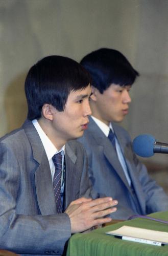 귀순 북한 유학생 조승철, 김은철 기자회견 이미지