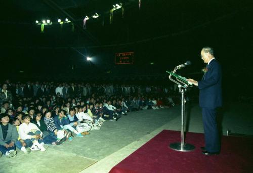 강영훈 국무총리 '88 서울올림픽조직위원회 해단식 이미지