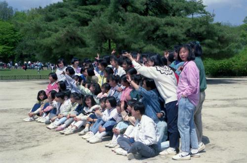 경복궁 소풍 나온 학생들 스케치 이미지