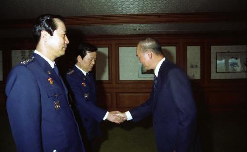 강영훈 국무총리 신임(치안본부장, 시경국장) 신고식 이미지