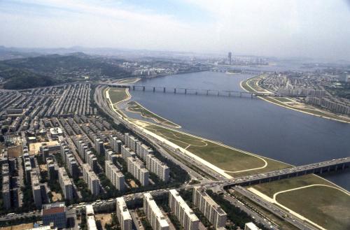 일반 한강변 아파트(항공) 이미지