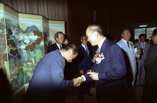 강영훈 국무총리 부산 상공회의소 100주년 리셉션 오찬 이미지