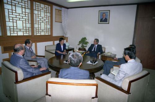 최병렬 문화공보부 장관 예술의 전당 이사장 임명장 수여식 이미지