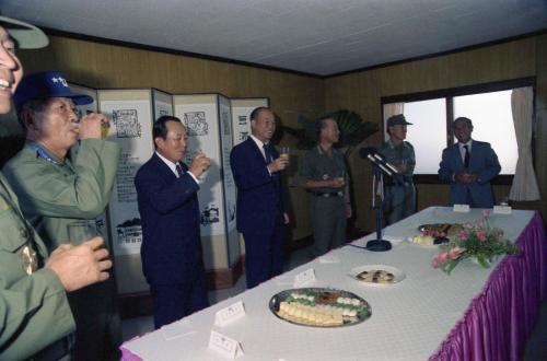강영훈 국무총리 '89 선봉섬멸작전(화력시범) 참관 이미지