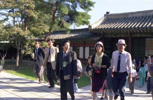 세계 한민족 체육대회 참가 교포 고궁 관람 이미지
