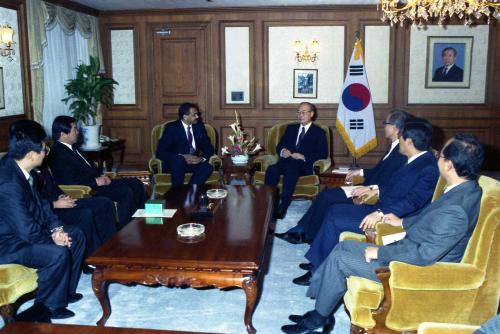 강영훈 국무총리 국제청년회의소(JCI) 회장 접견 이미지