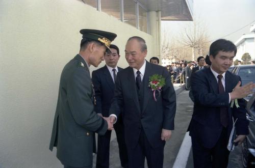 강영훈 국무총리 '90 R.O.T.C(학군단) 임관식 참석 이미지