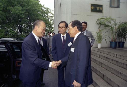강영훈 국무총리 국민과의 대화(이북5도청) 이미지
