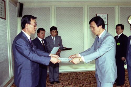 노재봉 청와대 비서실장 직원 임명장 수여식 이미지