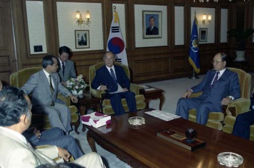 강영훈 국무총리 한ㆍ일 의원 연맹부의장 접견 이미지