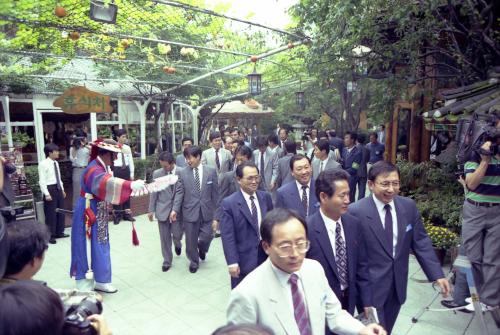 남북기자단 오찬(삼원가든) 이미지