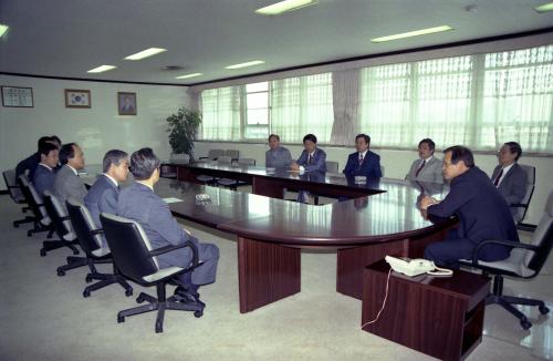 최병렬 공보처 장관 이준호 기획관 외 3명 임명장 및 훈장 수여식 이미지