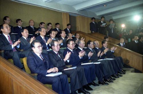 강영훈 국무총리 연형묵 북측 총리 남북 송년음악회 관람 이미지