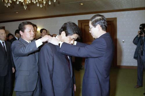 노재봉 국무총리서리 '90 종무식 이미지