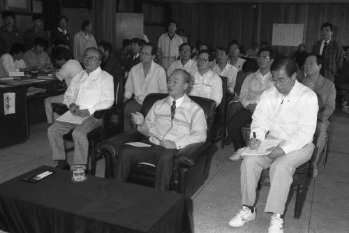 강영훈 국무총리 수해지구 순시 이미지