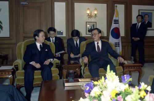 노재봉 국무총리 가이후 도시키 일본 총리 접견 이미지