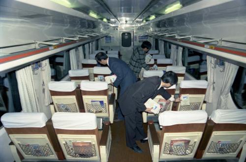 직원 북한 바로알기 책자 열차내 비치 이미지