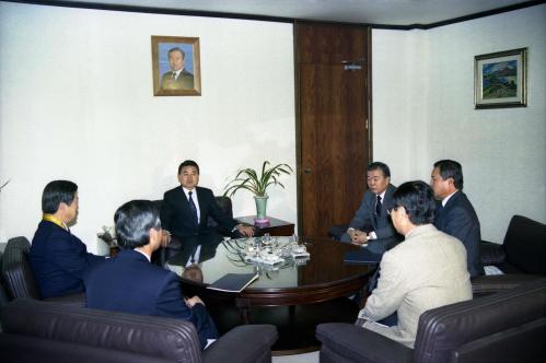 최창윤 공보처 장관 한국광고공사 창립10년 정부포상 전수 4명(서충관 외3명) 이미지