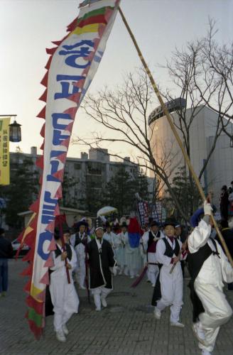 정월대보름행사 민속행사(답교놀이, 북청사자, 쥐불놀이, 달집놀이, 농악) 이미지