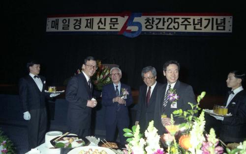 노재봉 국무총리 매일경제신문 창간 기념일 리셉션 참석 이미지