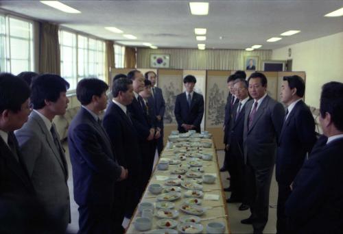 최창윤 공보처 장관 반공계몽 유공자 표창 이미지