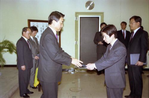 최창윤 공보처 장관 4월 직원조회 참석 이미지
