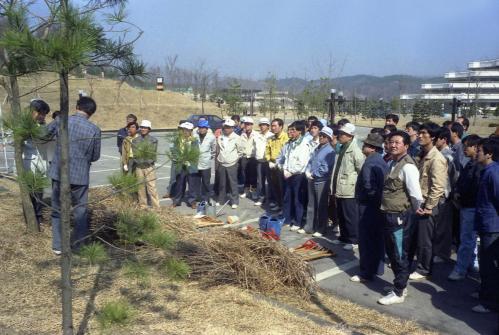 공보처 직원 46회 식목일 행사 참석 이미지