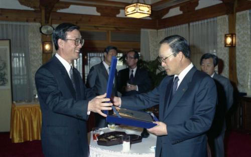 노재봉 국무총리 퇴임 장관과 오찬 이미지