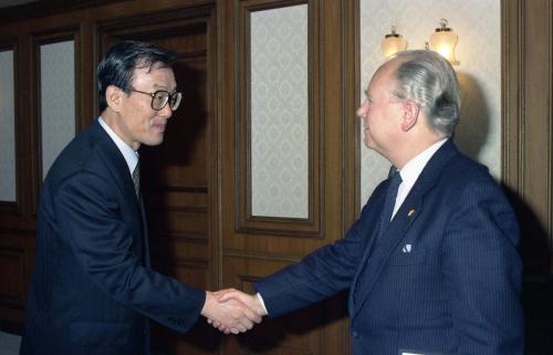 노재봉 국무총리 벨기에 외상 접견 이미지