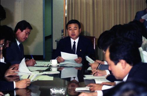 최창윤 공보처 장관 시국 담화문 발표 이미지