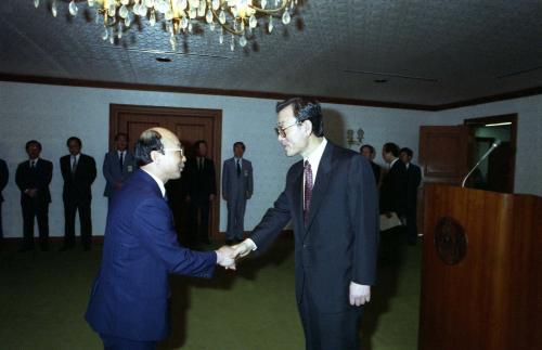 노재봉 국무총리 이임 총리실 직원와 인사 이미지