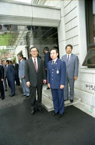 노재봉 국무총리 이임 공관에서 이사함 이미지