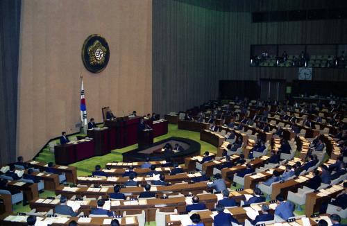 정원식 국무총리 임시국회 참석 이미지