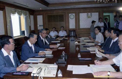 정원식 국무총리 표준식단제 관계 장관회의 주재 이미지