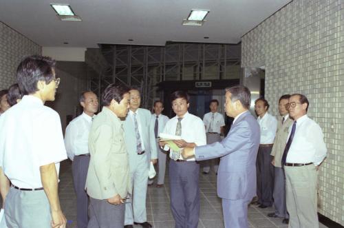 이경식 공보처 차관 국립영화제작소 신청사 방문 이미지