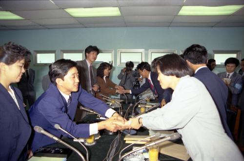 건국대학교 학생 북측 김일성대학교 학생과 평양방문 실무접촉 이미지