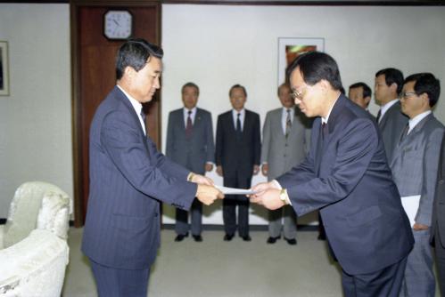 최창윤 공보처 장관 재외영사관 임명장 수여식 이미지