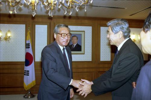 정원식 국무총리 전 하와이 주지사 접견 이미지