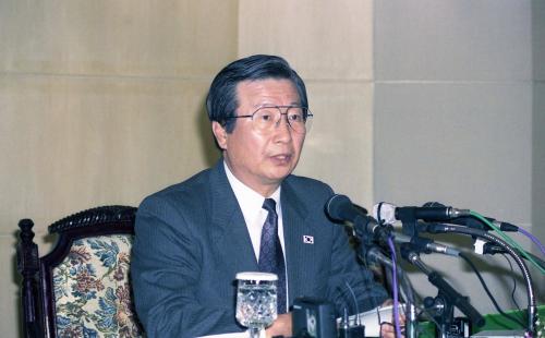 제5차 남북고위급회담 남측 이동복 대변인 기자회견 이미지